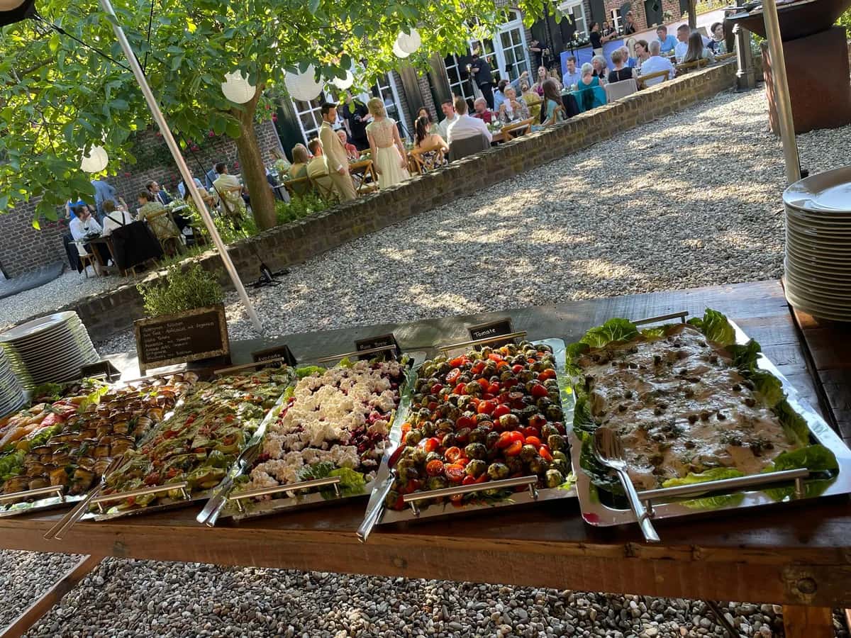 Kurzfristig zusammengestelltes Cateringbuffet
