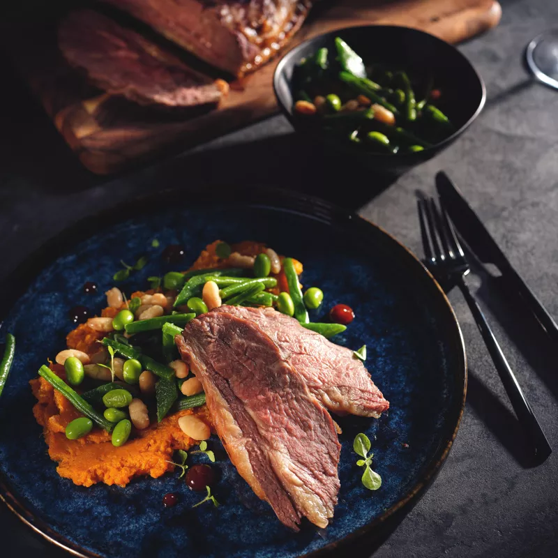 Premium Buffet-Catering mit Hauptgericht und Gemüse